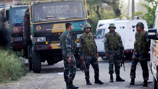 J&K: जम्मू-कश्मीर में 119 आतंकवादी अभी भी सक्रिय, खुफिया सूत्रों ने किया खुलासा, सुरक्षा बल सतर्क