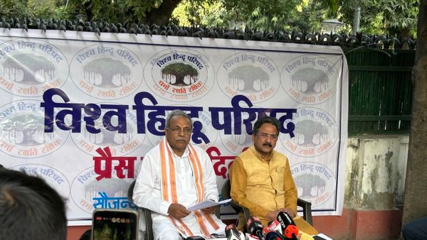 VHP का पिछले एक साल में हिंदू समुदाय पर 300 से अधिक हमलों का दावा, संयुक्त महासचिव के दावे के बाद सियासत तेज