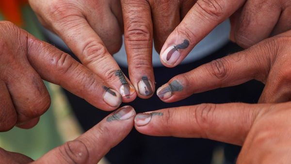 महाराष्ट्र चुनाव से पहले चेक करें वोटर लिस्ट में अपना नाम, घर बैठे ऐसे ऐड करायें मतदाता सूची में अपना नाम