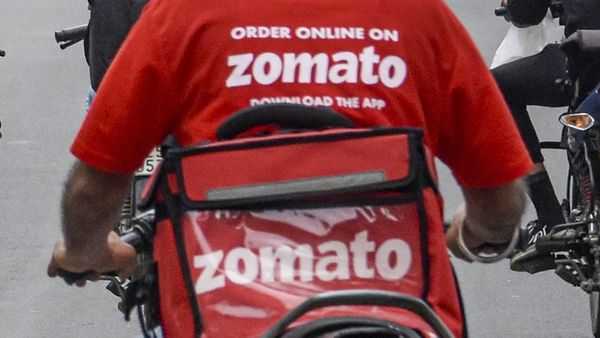 'दिवाली की रात कमाए सिर्फ 300 रुपए', डिलीवरी एजेंट के दावे पर अब जोमैटो ने बताई सच्चाई?
