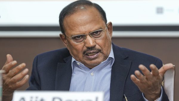 Ajit Doval: भारत के सबसे बड़े 'जासूस' जाएंगे चीन, बीजिंग के साथ क्या बातचीत करने वाले हैं अजीत डोभाल?