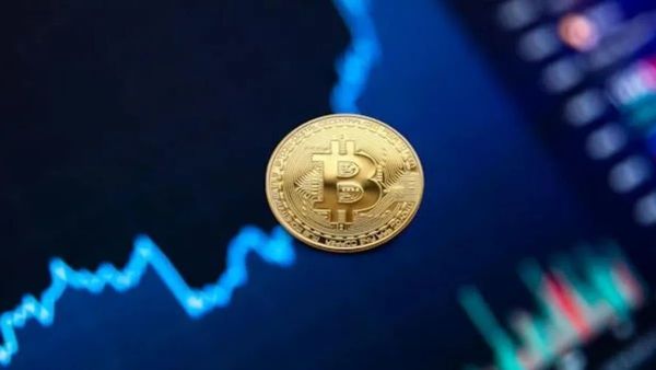 Bitcoin के दाम 10000 USD के पार, जानिए क्यों बढ़ रही हैं कीमतें