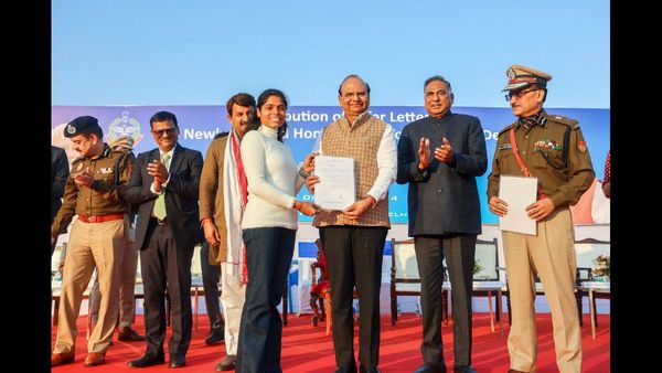 महाराष्ट्र में भाजपा विधायक दल का नेता विधायकों की बातचीत के बाद तय करेगी