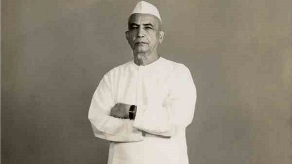 कौन थे किसानों के मसीहा चौधरी चरण सिंह, जिनकी जयंती पर PM मोदी ने दी श्रद्धांजलि