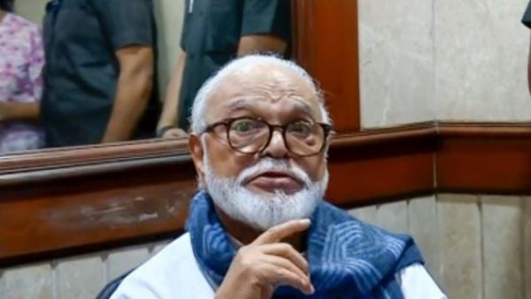 महाराष्ट्र मंत्रिमंडल में भुजबल को शामिल न किए जाने पर बढ़ा विरोध, सड़कों पर उतरे एनसीपी समर्थक