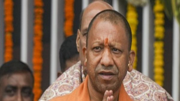 सीएम योगी ने नेहरू के जमाने से अंबेडकर का 'अपमान' करने के लिए कांग्रेस पर निशाना साधा