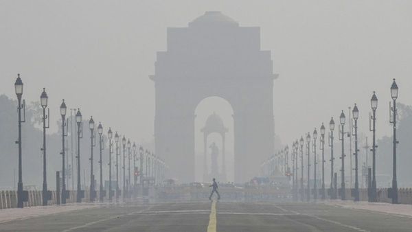Weather Update: ठंड का दिखने लगा असर, सर्द हवाओं ने गिराया पारा, पहाड़ों पर जमने लगी बर्फ, जानिए आज का मौसम