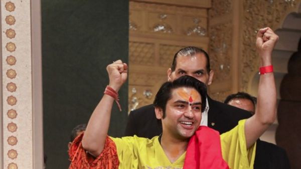 'हर ईसाई हिंदू है', क्रिसमस पर क्यों बोले पंडित धीरेंद्र कृष्ण शास्त्री? जानिए असल वजह