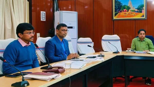 Bihar News: अधिकारियों और कर्मचारियों के लिए जरूरी खबर, 25 जनवरी तक जमा कर दें ये विवरण, नहीं तो होगी कार्रवाई