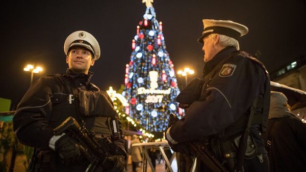 Germany: जर्मनी में हमला, सऊदी डॉक्टर ने क्रिसमस मार्केट में भीड़ पर चढ़ाई कार, 2 की मौत, 70 घायल