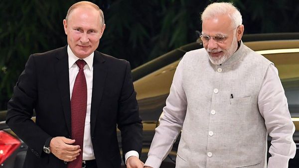 भारतीय नागरिकों के लिए वीजा फ्री होगा रूस! जानिए कैसे दिल का रिश्ता और मजबूत कर रहे हैं व्लादिमीर पुतिन?