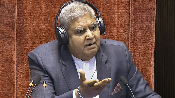 'किसान का बेटा हूं, झुकूंगा नहीं', विपक्ष के अविश्वास प्रस्ताव पर सभापति जगदीप धनखड़ का जवाब