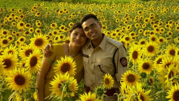 12th Fail IPS मनोज कुमार ने खास मौके पर IRS पत्‍नी श्रद्धा जोशी पर लुटाया प्‍यार, इंस्‍टा पर शेयर कर दी फोटो