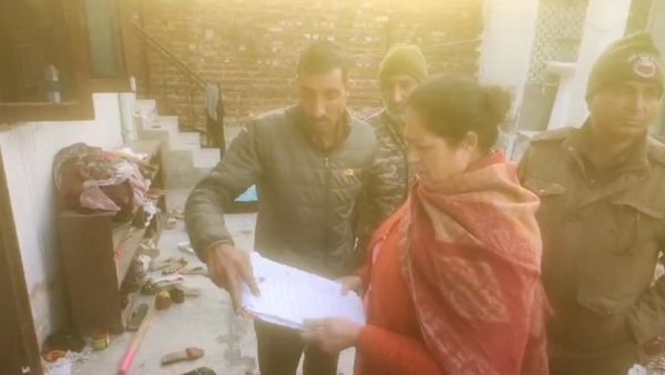 Jammu & Kashmir: कठुआ में घर में आग लगने से पूर्व डीएसपी सहित 6 की मौत, धुएं से दम घुटने से गई जान