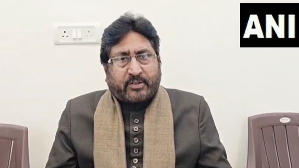 The Satanic Verses: 'ये किताब देश के लिए खतरा,बैन करो', शिया पर्सनल लॉ बोर्ड की सरकार से अपील