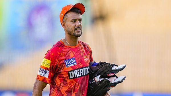 IPL मेगा ऑक्शन में अनसोल्ड रहने वाले मयंक अग्रवाल का गरजा बल्ला, शतक जड़ टीम को दिलाई जीत