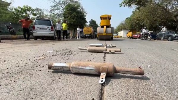 Indore News: पटाखे की आवाज निकालने वाले सावधान, इन नंबर्स की बुलेट पर होगा एक्शन