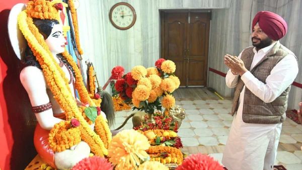 नाथपंथ और गोरखनाथ मंदिर को लेकर केंद्रीय मंत्री रवनीत कौर ने दिया यह खास बयान, जानिए क्या कहा?