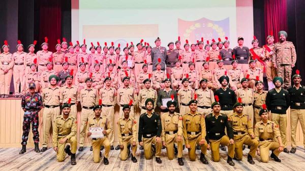 स्वतंत्रता सेनानी उधम सिंह के जन्मदिवस पर डीएवी यूनिवर्सिटी में परिचर्चा और श्रद्धांजलि कार्यक्रम