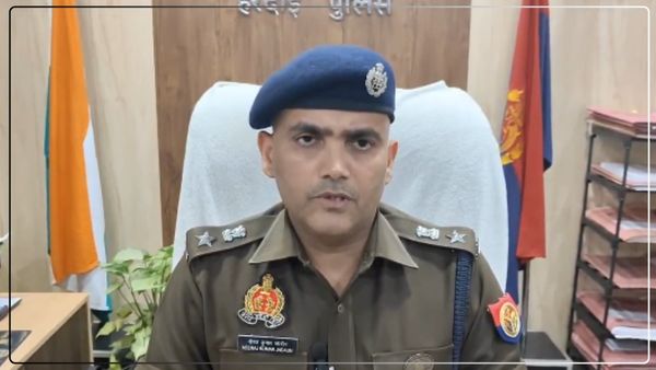 हरदोई में पुलिसकर्मियों से हुई गलती, SP को मांगनी पड़ी माफी, हो रही तारीफ, जानें क्या है पूरा मामला?