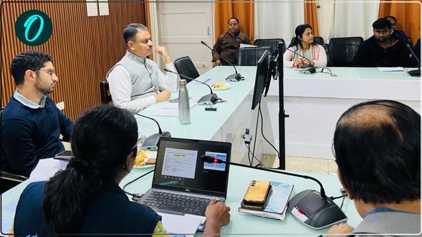 वाराणसी में 5 लाख बच्चों को पिलाई जाएंगी 'दो बूंद जिंदगी की', जिलाधिकारी ने सभी लोगों से की ये खास अपील