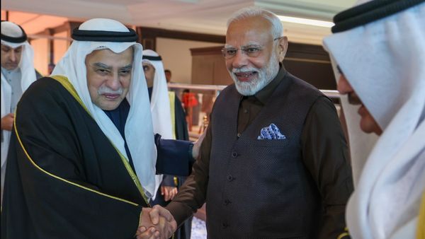 PM Modi Kuwait: PM मोदी को कुवैत में दिया गार्ड ऑफ ऑनर, बोले- 'दोनों देशों के संबंध ऐतिहासिक हैं'