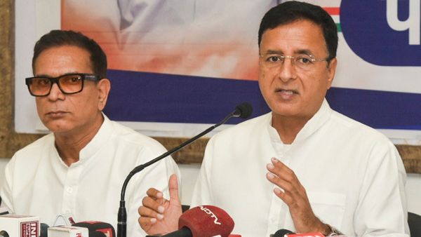 सुरजेवाला ने अपमानजनक टिप्पणी के लिए भाजपा एमएलसी के खिलाफ सख्त कार्रवाई की मांग की