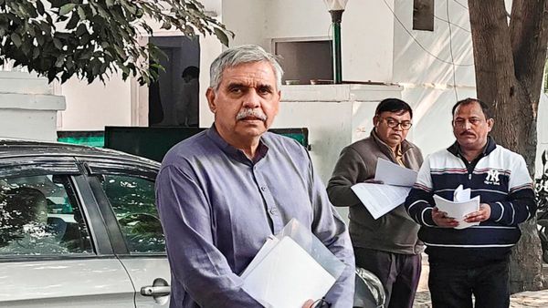 Delhi Chunav 2025: 'BJP से बहुत बड़ी रकम ली', संदीप दीक्षित करेंगे आतिशी-संजय सिंह के खिलाफ मानहानि का मुकदमा