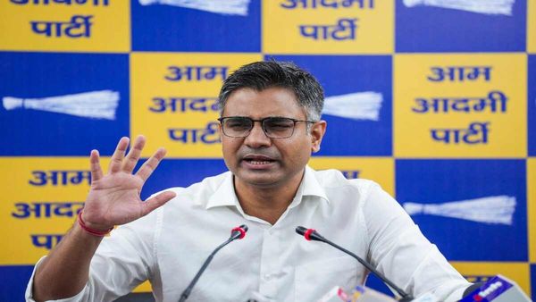 आंबेडकर पर बयान को लेकर भड़का विपक्ष, AAP सांसद ने कहा- 'अमित शाह को इस्तीफा देना चाहिए'