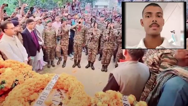 26 वर्षीय जवान संजीव भंडारी को अंतिम विदाई, 1 साल के बेटे ने दादा-दादी के साथ दी पिता को मुखाग्नि