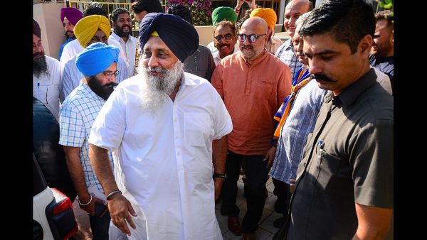 पंजाब: राजभवन जाएगा शिअद प्रतिनिधिमंडल, सुखबीर बादल पर हमले का पेश करेगा सबूत