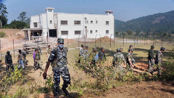 Telangana Encounter: मुठभेड़ में 20 लाख के इनामी माओवादी नेता समेत 7 ढेर, क्या है ऑपरेशन कगार?