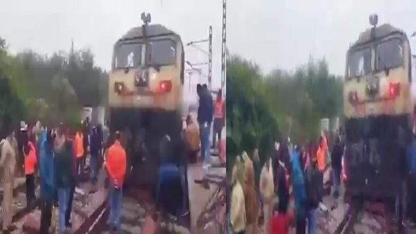 UP News: चंदौसी रेलवे यार्ड में इंजन पटरी से उतरा, 3 घंटे में बहाल, यात्री ट्रेनों पर कोई असर नहीं