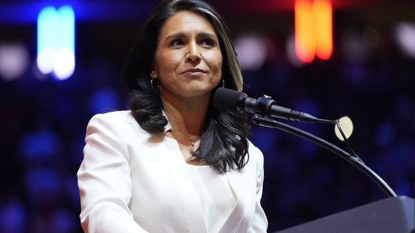 Tulsi Gabbard बनीं ट्रंप की खुफिया प्रमुख, सीरिया यात्रा से विवादों के घेरे में, जानें अब क्या हैं चुनौतियां?