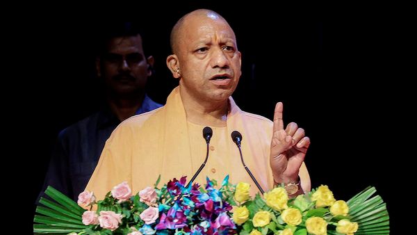 अयोध्या-संभल में बाबर ने जो किया, आज वो बांग्लादेश में हो रहा है, तीनों का DNA एक है: CM योगी