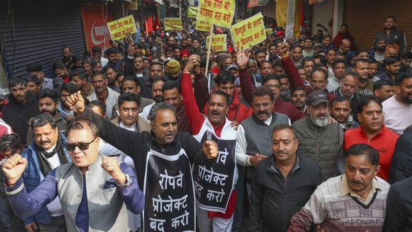 Vaishno Devi Ropeway: वैष्णो देवी में रोपवे प्रोजेक्ट के खिलाफ प्रदर्शन, 72 घंटे तक कटरा बंद