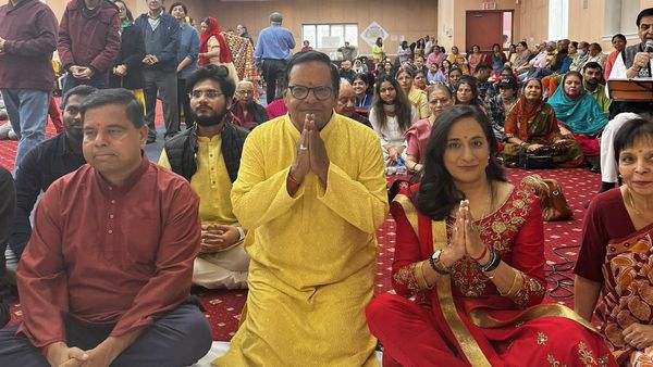 Canada: भारतीय परिधान में दिवाली मनाने वाली अनीता आनंद कौन हैं, जो बन सकती हैं कनाडा की अगली प्रधानमंत्री?