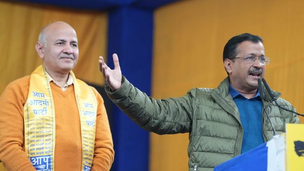 दिल्ली में AAP की सरकार बनी, तो मनीष सिसोदिया होंगे Deputy CM, अरविंद केजरीवाल ने किया ऐलान