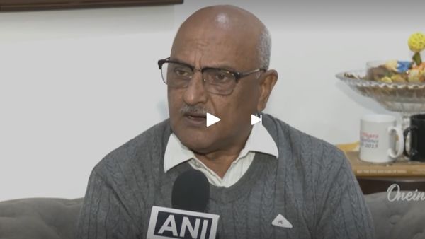 'बांग्लादेश से BSF करा रही घुसपैठ', Mamata Banerjee के बयान पर पूर्व अधिकारी ने दिया ये जवाब