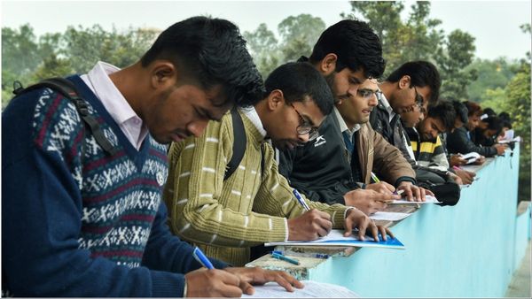 Jobs In Jharkhand: झारखंड में सरकारी नौकरियों में बंपर भर्ती, भरे जाएंगे 48,000 पद, जानें हर डिटेल