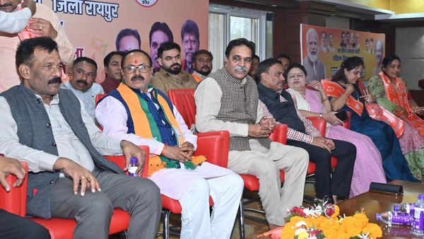 Chhattisgarh: नगरीय निकाय चुनाव की तैयारियों में जुटी भाजपा, विधायक राजेश मूणत ने कार्यकर्ताओं में भरा जोश