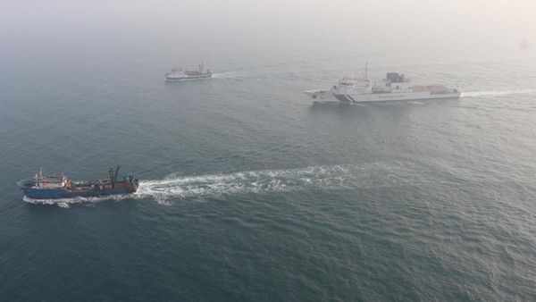 India-Bangladesh: भारत- बांग्लादेश की तल्खी के बीच बड़ा निर्णय, 6 बोट, 95 भारतीय मछुआरों की वतन वापसी