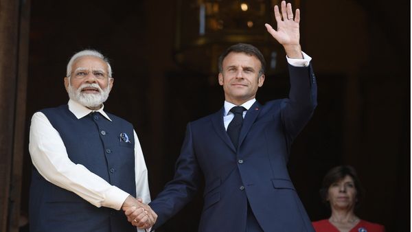 राफेल फाइटर जेट्स, स्कॉर्पीन पनडुब्बी; फ्रांस से भारतीय सेनाओं के लिए क्या-क्या खरीदकर लाएंगे PM मोदी?