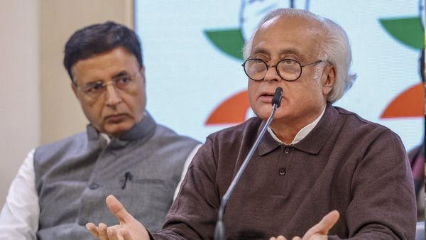 GST Row: 'पॉपकॉर्न' पर टैक्स की बजाए अर्थव्यवस्था पर दे ध्यान, GST पर कांग्रेस ने भाजपा को लिया आड़े हाथ