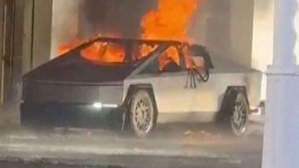 Las Vegas Tesla Explosion: विस्फोट से पहले ही मर चुका था ट्रक में बैठा शख्स, सिर में लगी थी गोली