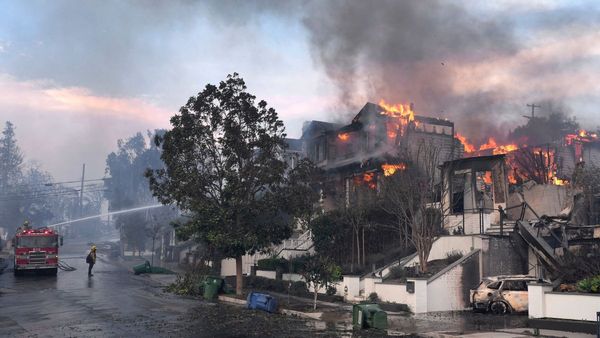 Los Angeles Wildfires: लॉस एंजिल्स में आग ने मचाया तांडव, 150 अरब डॉलर स्वाहा, जानिए कितना बेबस बना सुपरपावर?