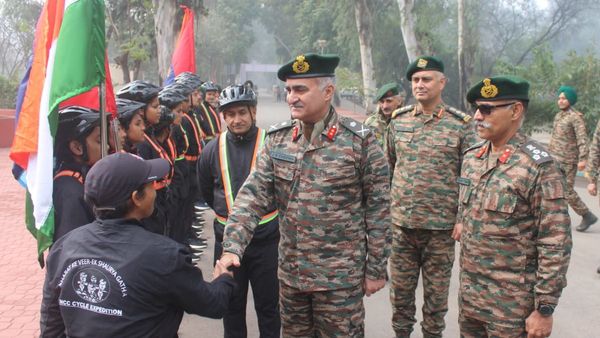 NCC के अतिरिक्त महानिदेशक मेजर जनरल चीमा ने साइकिल रैली को हरी झंडी दिखाकर किया रवाना