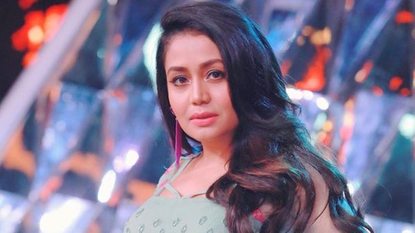 Neha Kakkar की बढ़ी मुश्किलें, सिंगर को स्कैम मामले में किया गिरफ्तार, जानें फोटो की क्या है सच्चाई?