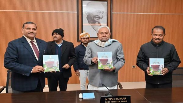Bihar Govt Calendar: जनवरी से लेकर दिसंबर तक प्रदेश में हुए ये विकास कार्य, CM नीतीश ने जारी किया कैलेंडर