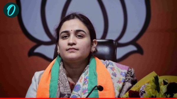 UP Politics: हनुमानगढ़ी के महंत राजू दास पर भड़कीं अपर्णा यादव, टिप्पणी पर बढ़ता जा रहा है विवाद